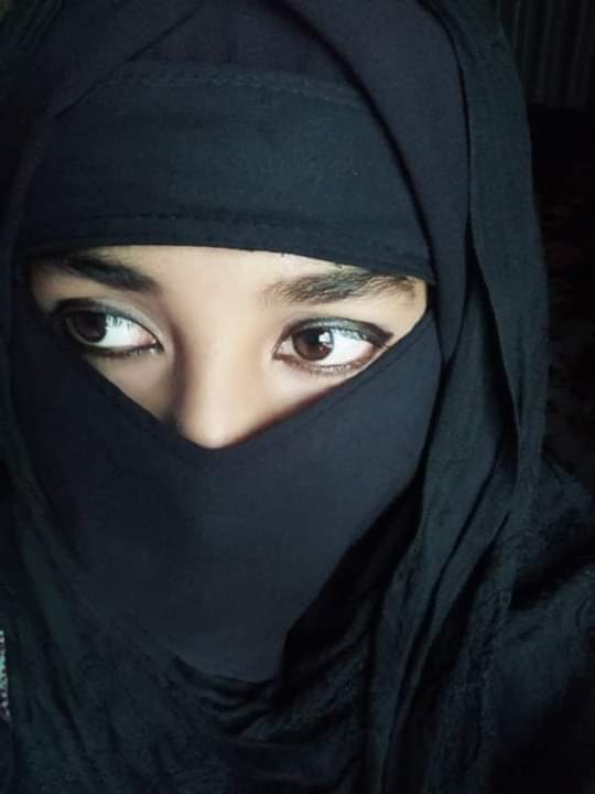 কি দেখো...???
ওইরকম করে...