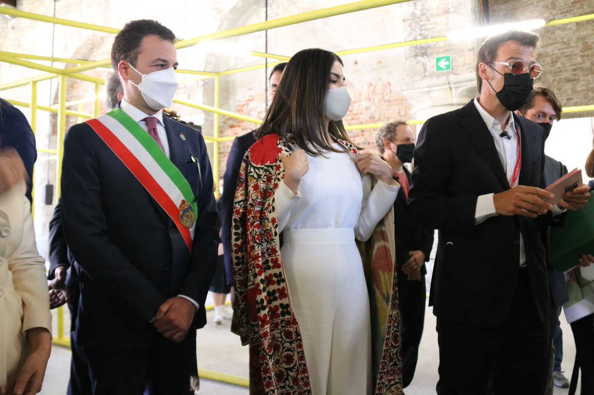 SimonVenturini's tweet photo. 🟠 #BIENNALEARCHITETTURA2021 • Il padiglione dell'Uzbekistan per la prima volta alla Biennale Architettura!
L'installazione, nella Quarta Tesa dell'Arsenale, si intitola "Mahalla: Urban Rural Living" e cerca di rispondere al tema della Biennale #Howwewilllivetogether? https://t.co/WykGLyxMku