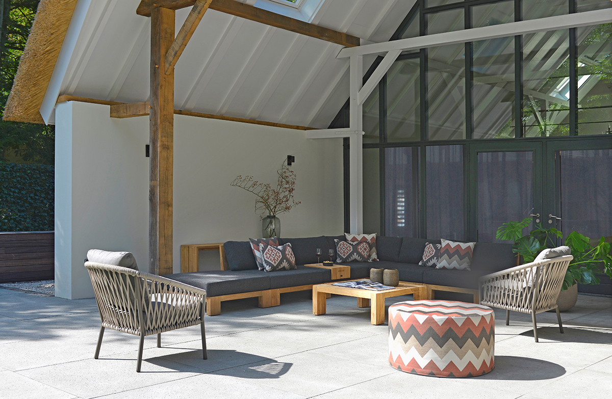 𝕋𝕙𝕦𝕚𝕤 𝕚𝕟 𝕛𝕖 𝕥𝕦𝕚𝕟

De tuin is een volwaardige buitenkamer geworden. Met meubels die even comfortabel en mooi zijn als die in de woonkamer. 

Inspiratie: tinyurl.com/7kx23u87

#borek #outdoor #furniture #tuin #buitenleven #tuinleven #maxluuk #yoifurniture