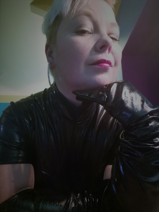 Meine Wishlist f&uuml;r Paypiggis :-)  Nur ECHTE Zahlsklaven erw&uuml;nscht!  Und ja - das ist auch ein Fetisch #moneyslave<a href="/tag/fetish"class="tags"><span>#fetish</span></a><a href="/tag/findom"class="tags"><span>#findom</span></a><a href="/tag/paypig"class="tags"><span>#paypig</span></a><a href="/tag/moneyslave"class="tags"><span>#moneyslave</span></a><a href="/tag/amazonvo"class="tags"><span>#amazonvo</span></a>
