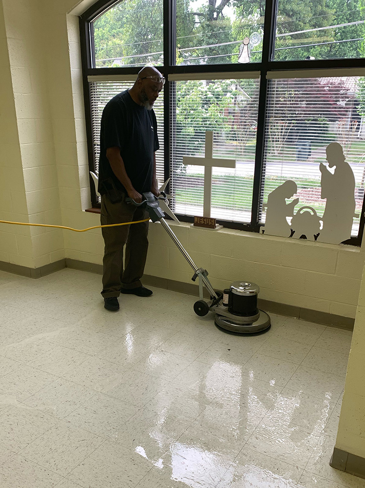 janikingpride's tweet photo. Our Jani-King of Greensboro office is conducting strip &amp; wax floor care training for a few of our newest Jani-King franchisees. Those floors are starting to look like mirrors! Way to go 'Team Greensboro!' #JaniKing #TheKingofClean https://t.co/uUc0hqagwF