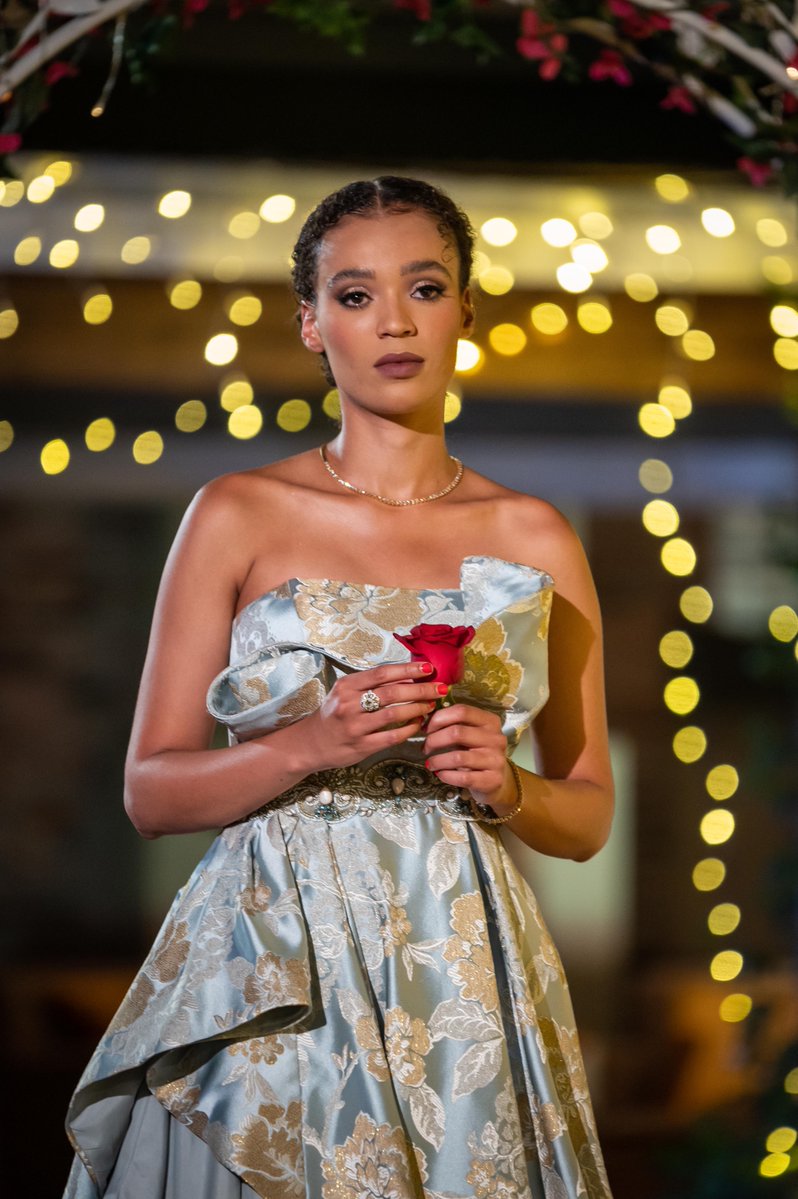 BloomableShop's tweet photo. Big decisions await @qinisovandamme!
3 men left, but eventually only 1 will receive the final @BloomableShop rose🌹
Will it be @EhretGareth, @Caramel_Unic0rn or @33Swazi?😱
#TheBacheloretteSA #bloomable #justbeenbloomed @MNet @MNetSeries #willyouacceptthisrose #teamqiniso https://t.co/yMT4VbA1Th