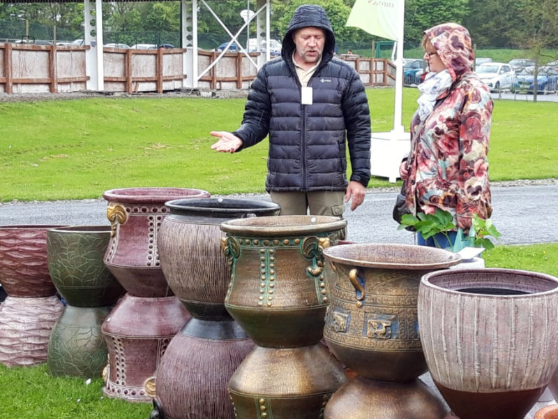 At last, my Harrogate Spring Essentials Show review. It's wet, it's muddy and I'm so glad to be back! Now to kick the laptop! #gardening #harrogate #yorkshire <a href="/HarrogateFlower/">Harrogate Flower Shows</a> <a href="/paintermerv/">Mervyn Tay Art</a> <a href="/vegepod/">Vegepod</a> <a href="/Horticap/">Horticap</a> bit.ly/3hFoazc