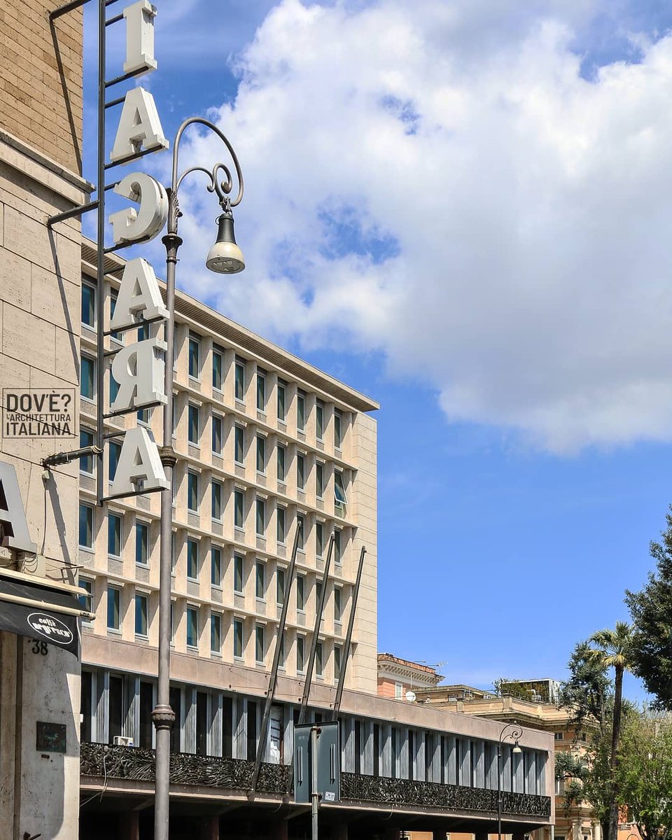 Razionalismo romano
{Della Rocca/Guidi/Lenti/Sterbini, ex Palazzo Federconsorzi, piazza Indipendenza, Roma 1952-57}
#romadallabici
#romamoderna #modernrome
#midcenturyarchitecture
#architecturephotography #streetphotography #streetscape #italianarchitecture #architetturaitaliana