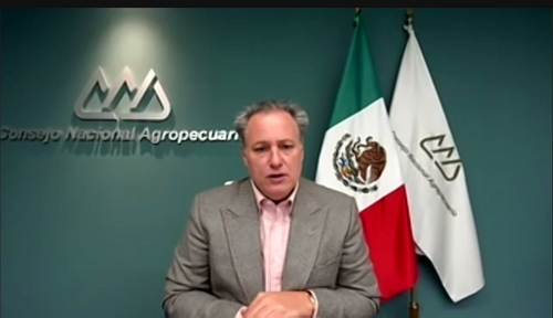 ArribaElCampo's tweet photo. Juan Cortina Gallardo @CortinaGallardo visita #Chihuahua se reúne con #productores y analizan situación que impera en el #campo-- @CNAgropecuario #CEACH https://t.co/M1LGjksZ7I https://t.co/NL6VKggWhl