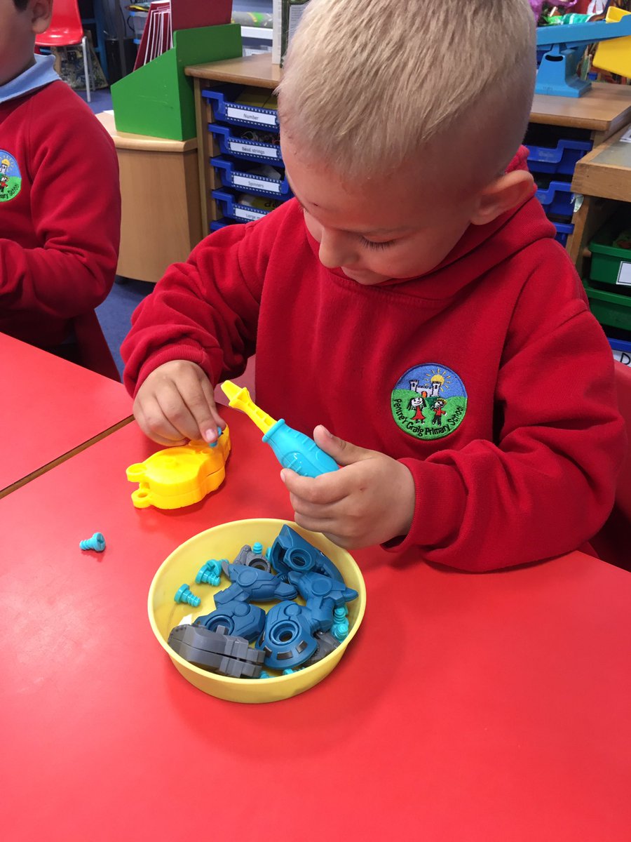 PentrerGraig's tweet photo. Developing our fine motor skills with our new kits . Look at the concentration #pgpphysical #pgprockets https://t.co/lhQgvhkrMu
