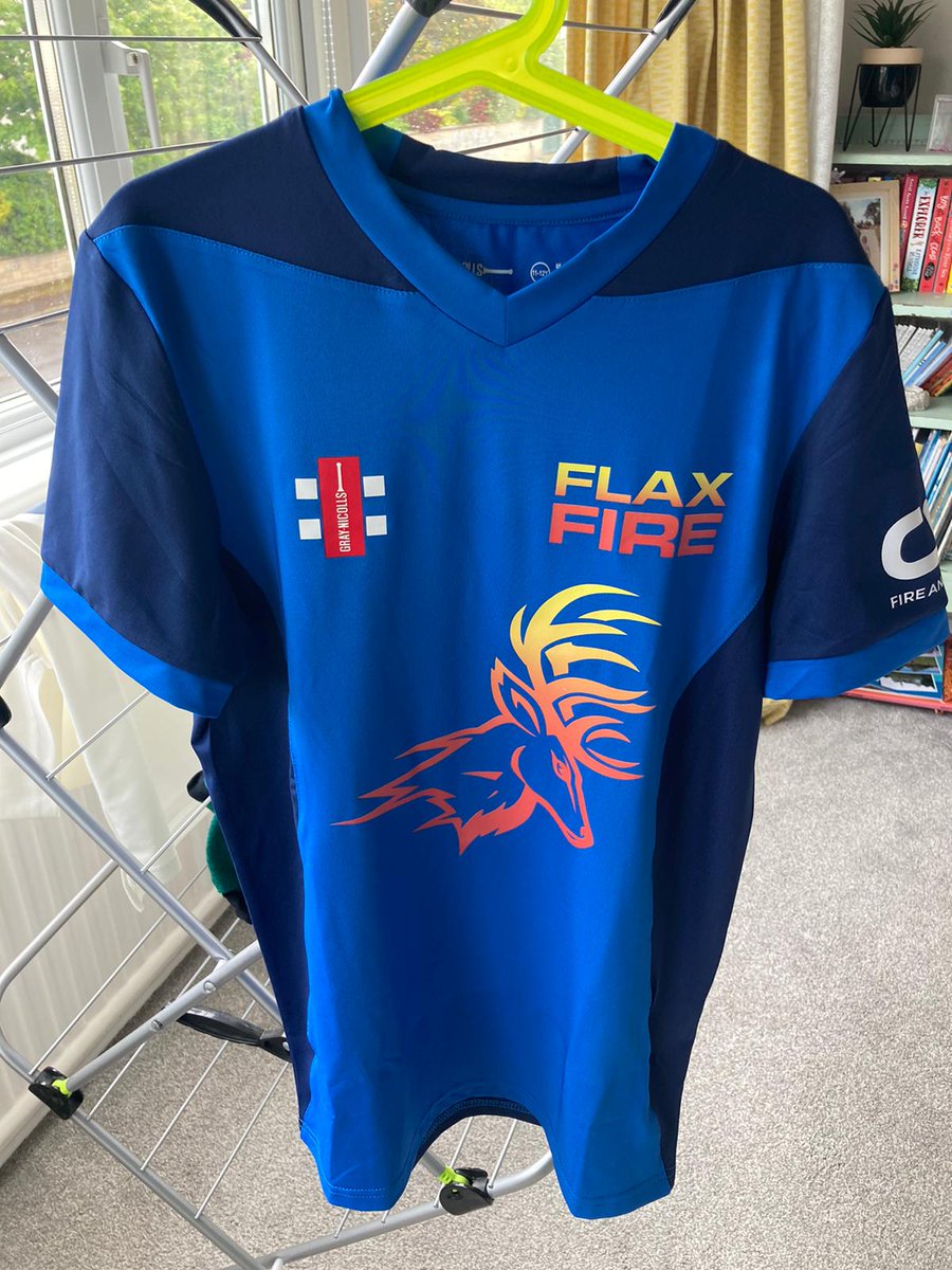 BFBCC's tweet photo. Great to see the new Flax Fire Girls top arrive from @LogoWorksLtd great job! Get in touch with @robtaffinder if you want to get involved @SCCCWomenGirls @SomCricketFDN @SomersetCCC @_WesternStorm @BGSBristol @Clifton_College @BadmintonSchool @Backwell_PE #thisgirlcan #uptheflax https://t.co/aLKpqkRbDi