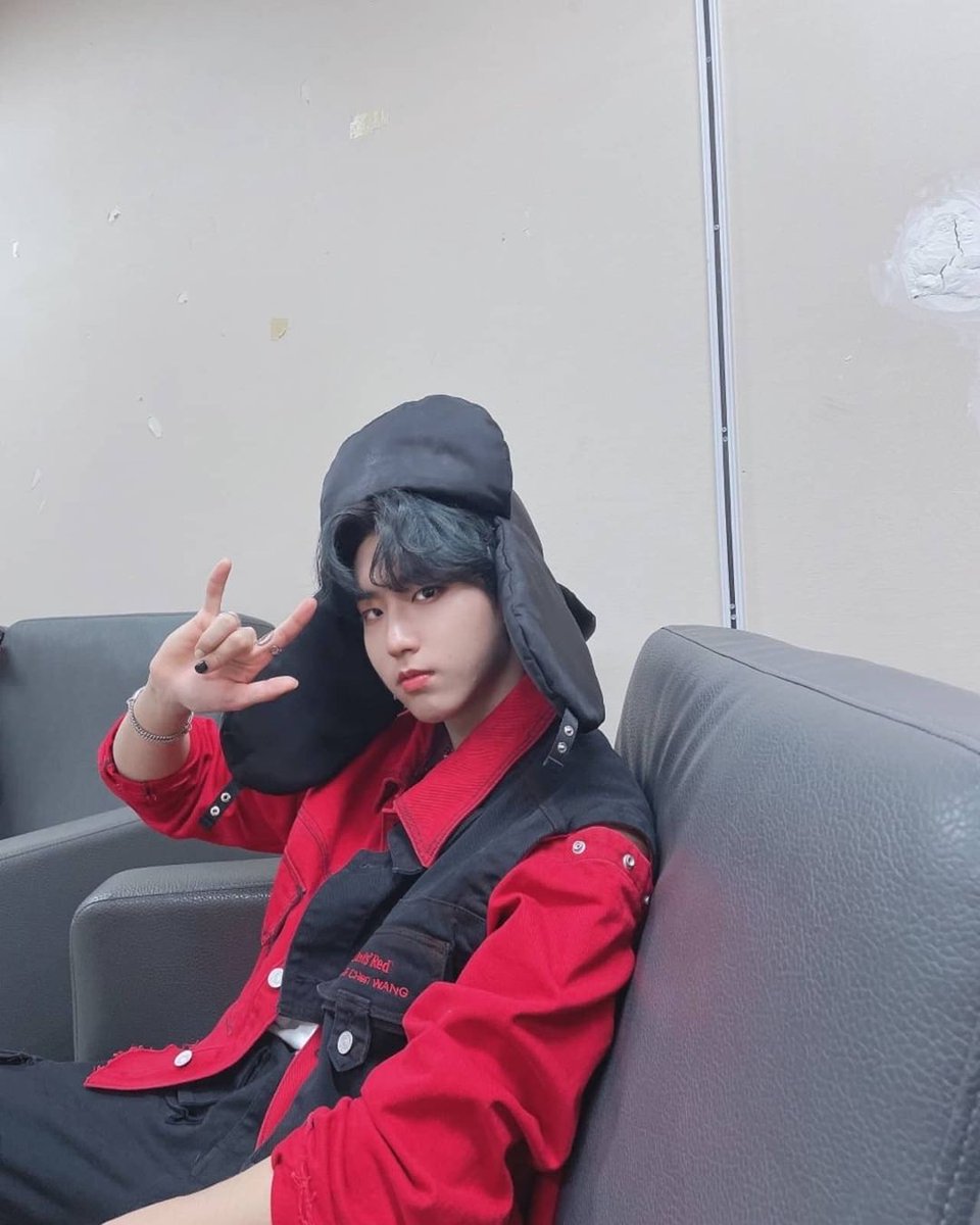 remyprodz's tweet photo. Han is in red and also the trio are all in his pictures alone 🔥
#StrayKids #Hanjisug #LeeKnow #Songmin https://t.co/nium3tZBVy