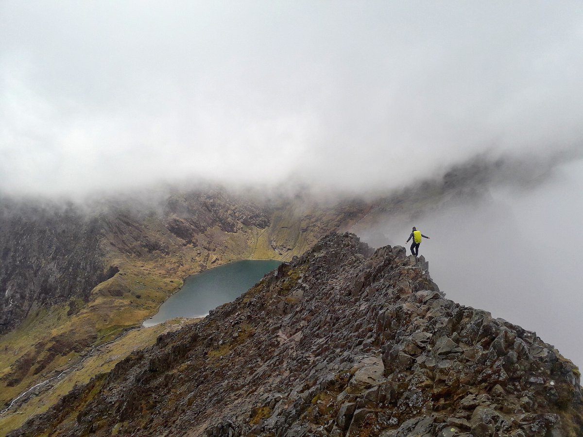 "Suddenly we were simultaneously struck by lightning."⁠ ⁠Never underestimate the seriousness of being exposed out in a storm! This hill walking duo were caught in an unforecasted storm and reported it in the BMC Incident and Near Miss site⁠:⁠ 
🌩️ tinyurl.com/bmcincidentrep…