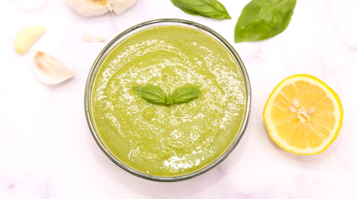 TZuckerbrot's tweet photo. Fresh From @F_Factor: Vegan Pesto Sauce (+ 23 other #vegan recipes!) 🍃🍋😋
https://t.co/0HrLhnX6qG #veganrecipes #FFACTORAPPROVED https://t.co/j9A4OKyHoz