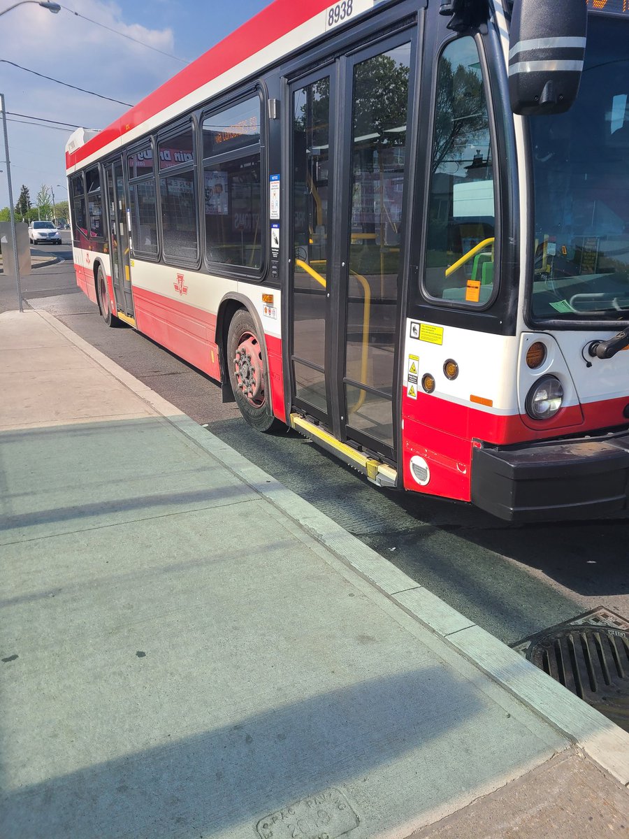 JennbearXo's tweet photo. I took this picture of the 24 south at Victoria park and st clair. The bus driver didnt pull into the stop i have 2 shopping carts getting off the back door and almost feel off the bus trying ti get off the back door. Picture was taken at 4:30pm thursday may 20th. 
 #TTC https://t.co/FtKlZqXo4T