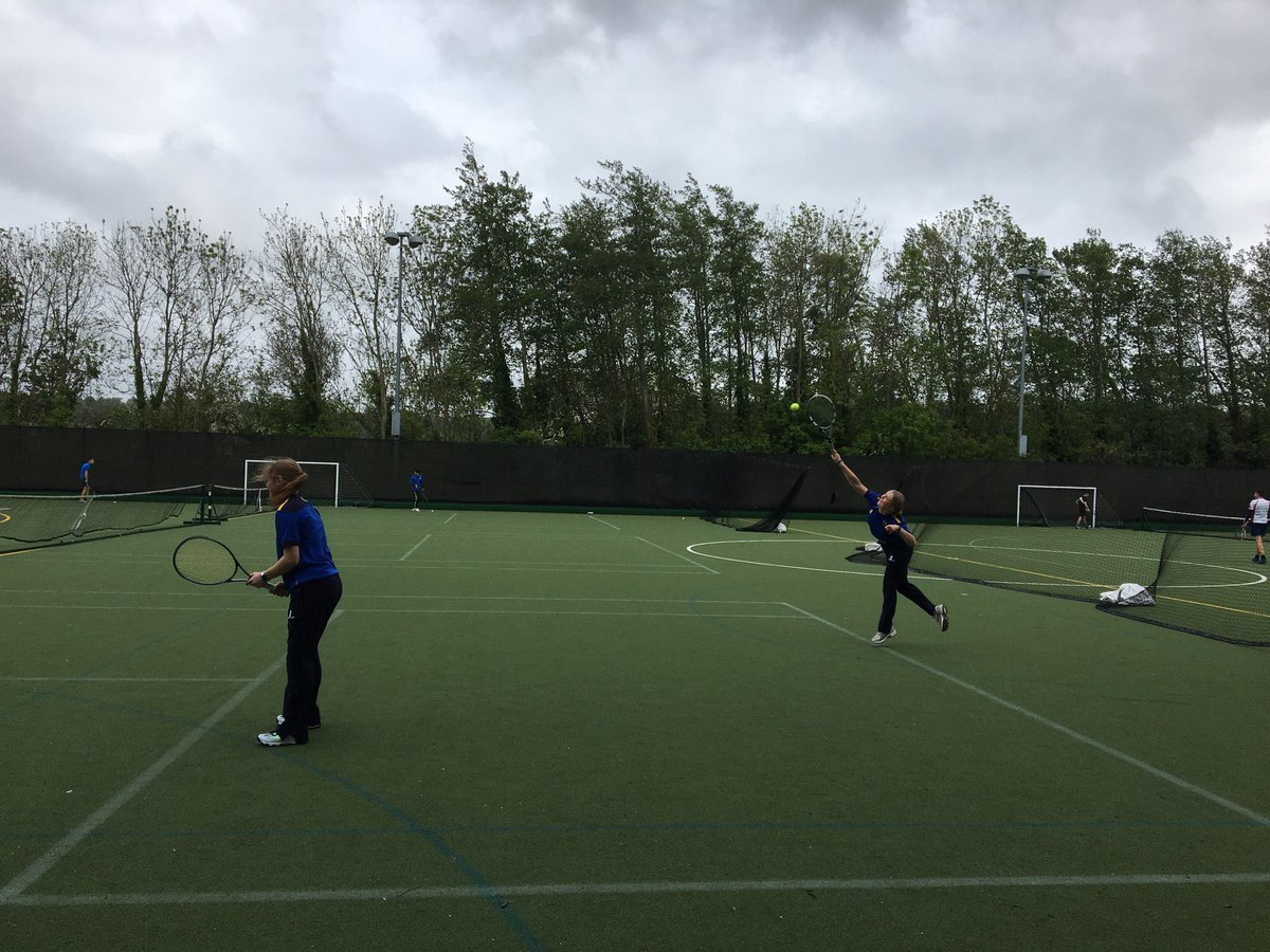 TennisBeechen's tweet photo. Terrible weather today but the tennis teams were resilient. Great to see our U18 boys and girls teams competing with QEH this afternoon.@BeechenCliff @SportBeechen https://t.co/W4NYnzlUkD