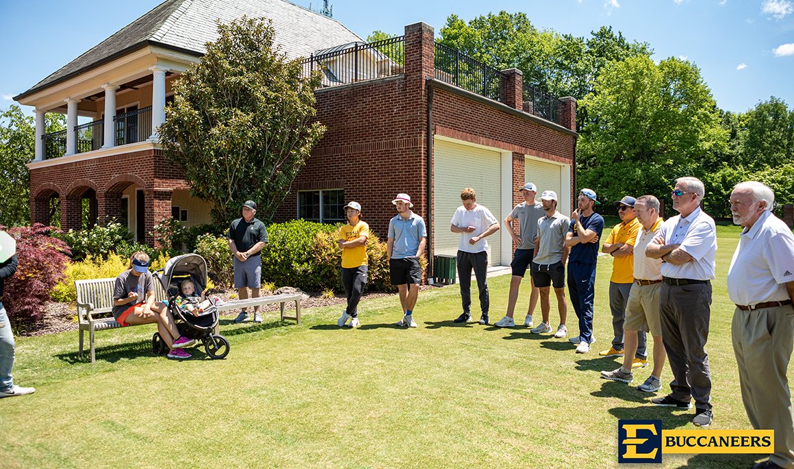 What an amazing way to come home today! Thank you all who came out to welcome us back...your support was felt out in Washington!

📸 tinyurl.com/ycwyvbjf

(cr: <a href="/docophotography/">DoCo Photography</a>)

#ETSUTough | #GolfSchool
