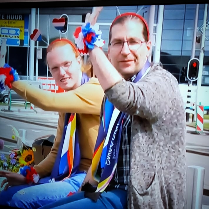 Even leuk zwaaien! Dat deden we dan ook! <a href="/OmroepMAX/">Omroep MAX</a> <a href="/OmroepMAXlive/">MAX Live</a> #eurovisiesongfestival #eurovision #openup #dag2