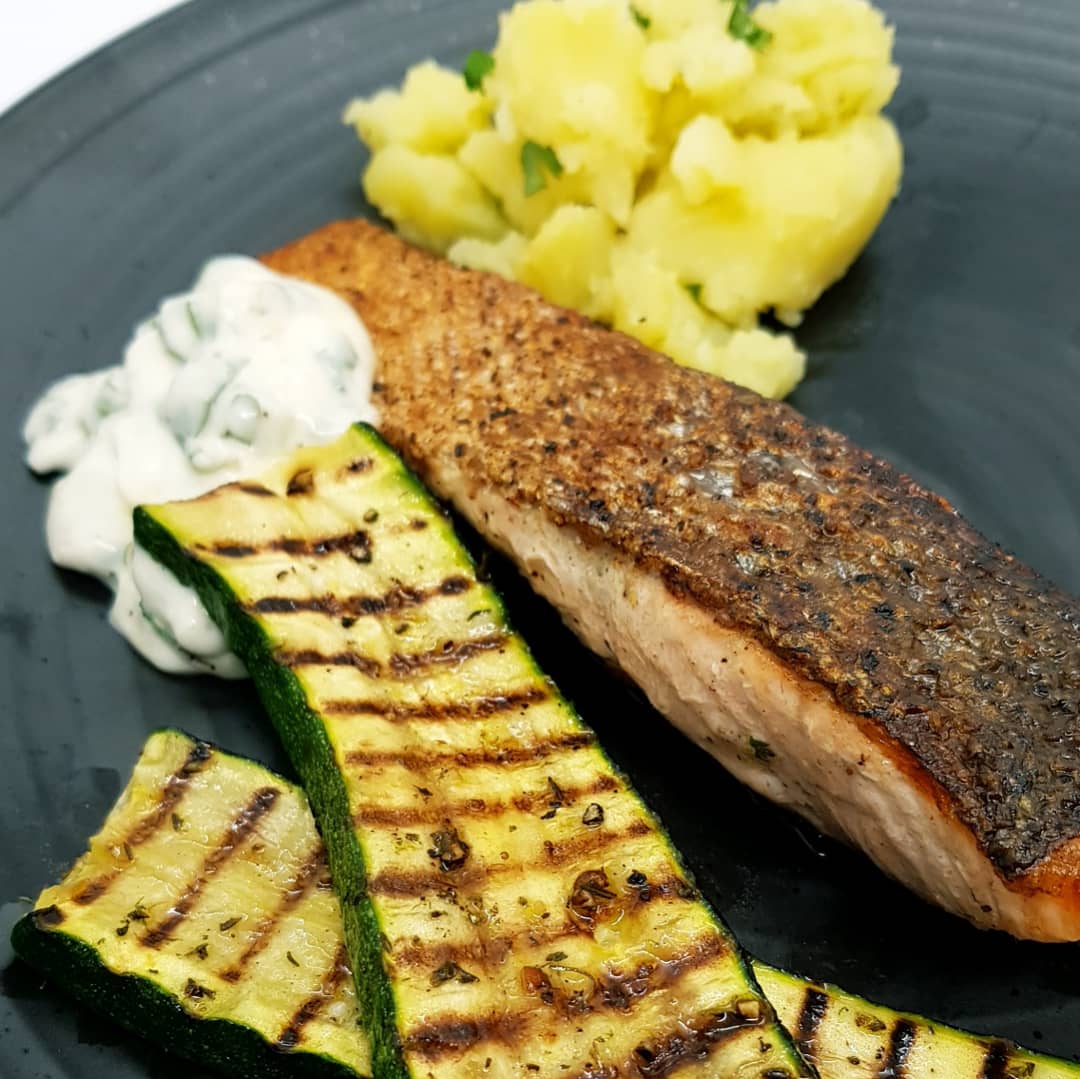 Salmon with Coriander Mayo

#french #frenchfood #frenchcuisine🇫🇷 #salmon #coriander #homecooking #frenchbrasserie #foodiesofinstagram #tynefoodies #dinnerideas #courgette #potatoes #foodinspiration #foodphotography #foodblogger #newcastle #cookbook #recipebook