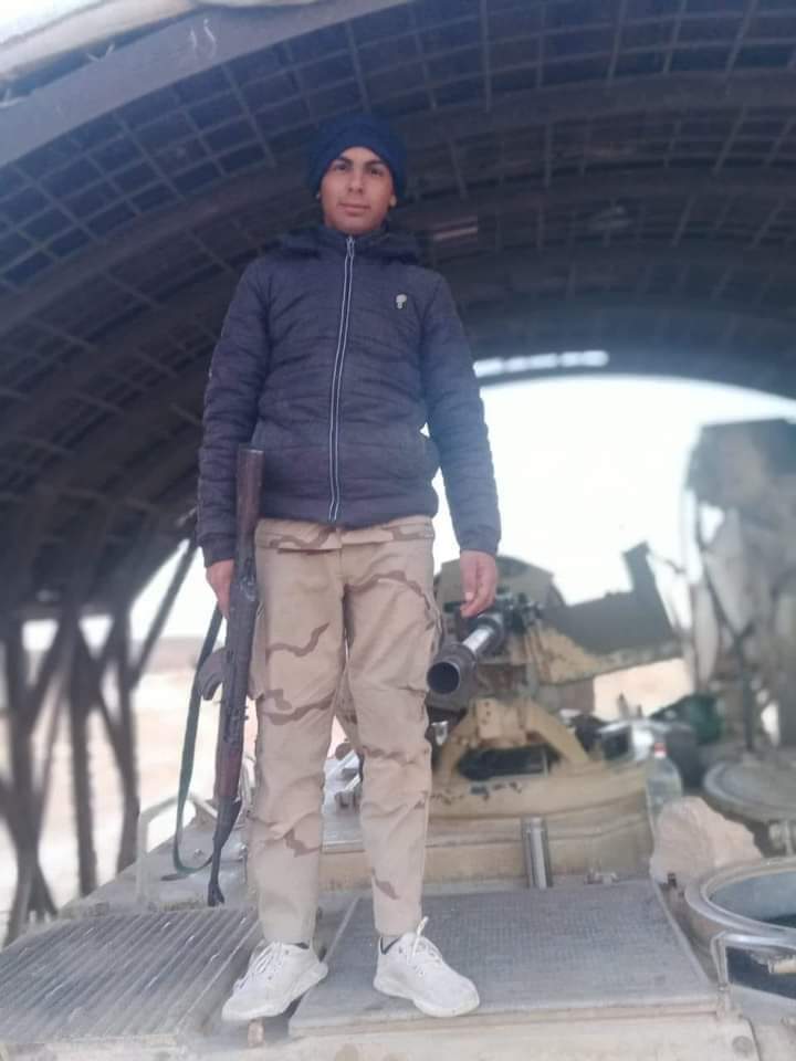 شهيد مصر جندي بطل احمد محمد ابو نويشي ابن حلوان البلد شهيد بدون جنازة عسكريه
حتى في العزاء مجاملات حسبي الله ونعم الوكيل فيهم