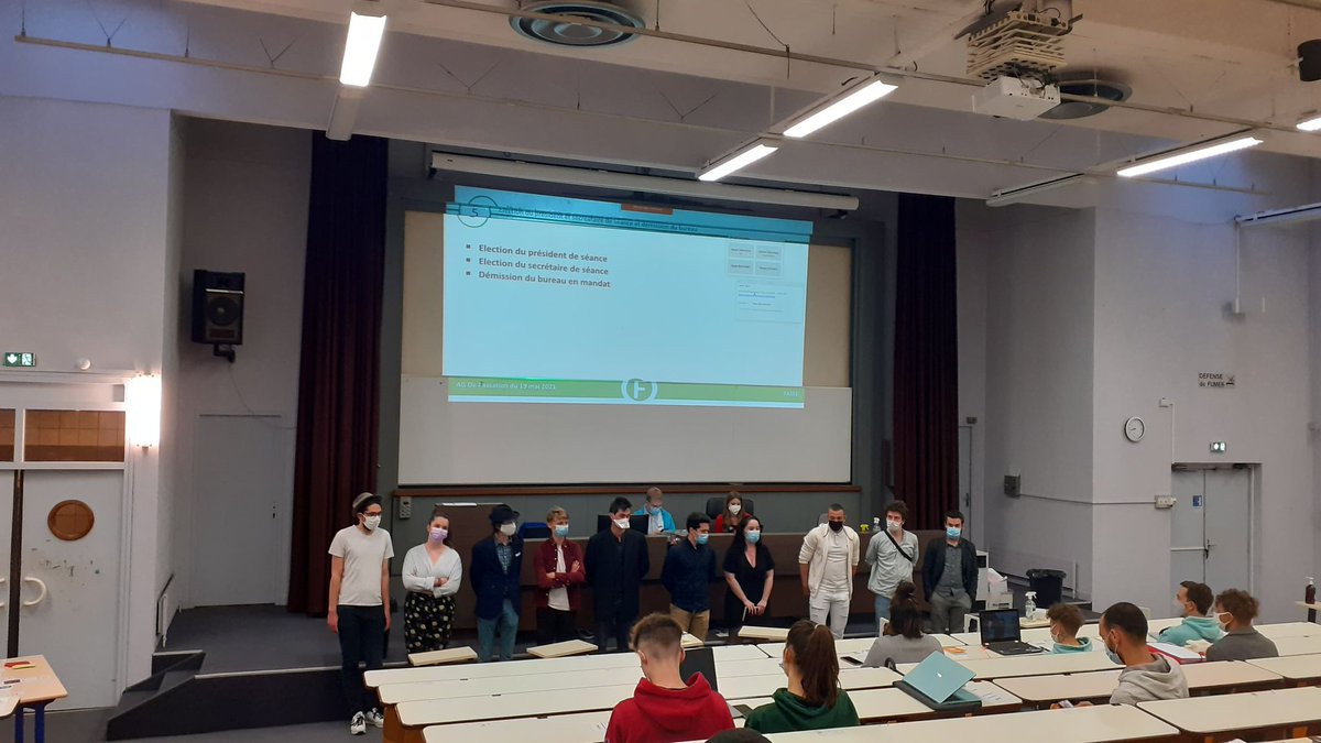FedeFASEE's tweet photo. 📅 Hier s'est tenue l'Assemblée Générale de Passation de notre fédération !

🟢À son issue, un nouveau bureau a été élu !

👨‍🎓👩‍🎓 Une nouvelle année se profile, de nouvelles idées arrivent.
Pour les étudiant.e.s de la Loire, notre fédération se tient prête à relever tous les défis. https://t.co/Dos90pO8eB