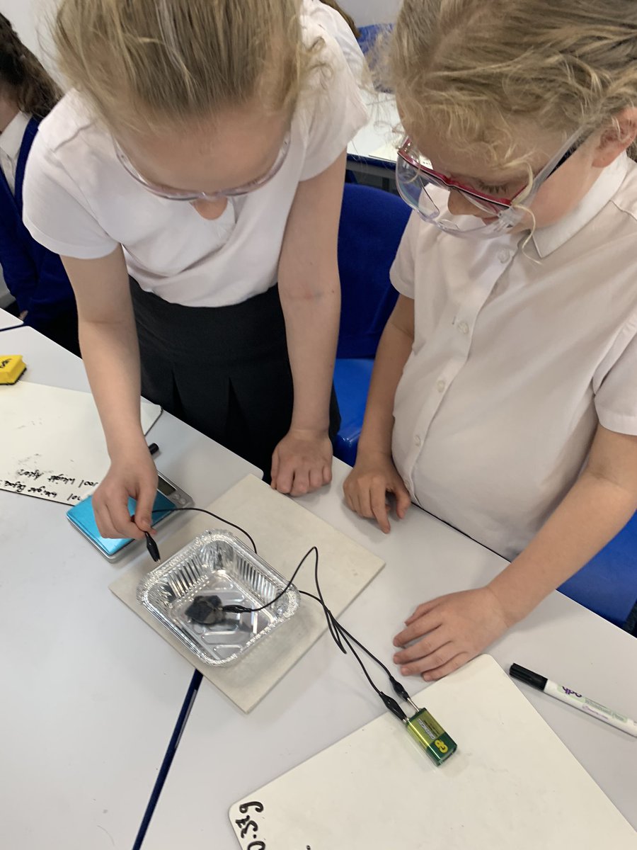 DeltaPheasantB's tweet photo. Today, Year 5 experimented with fire! They created circuits and made predictions on what they thought would happen to the weight of their material after burning! #Science #DeltaTrust @Empiribox @DeltaTrust_Org https://t.co/UG03xvTeTj