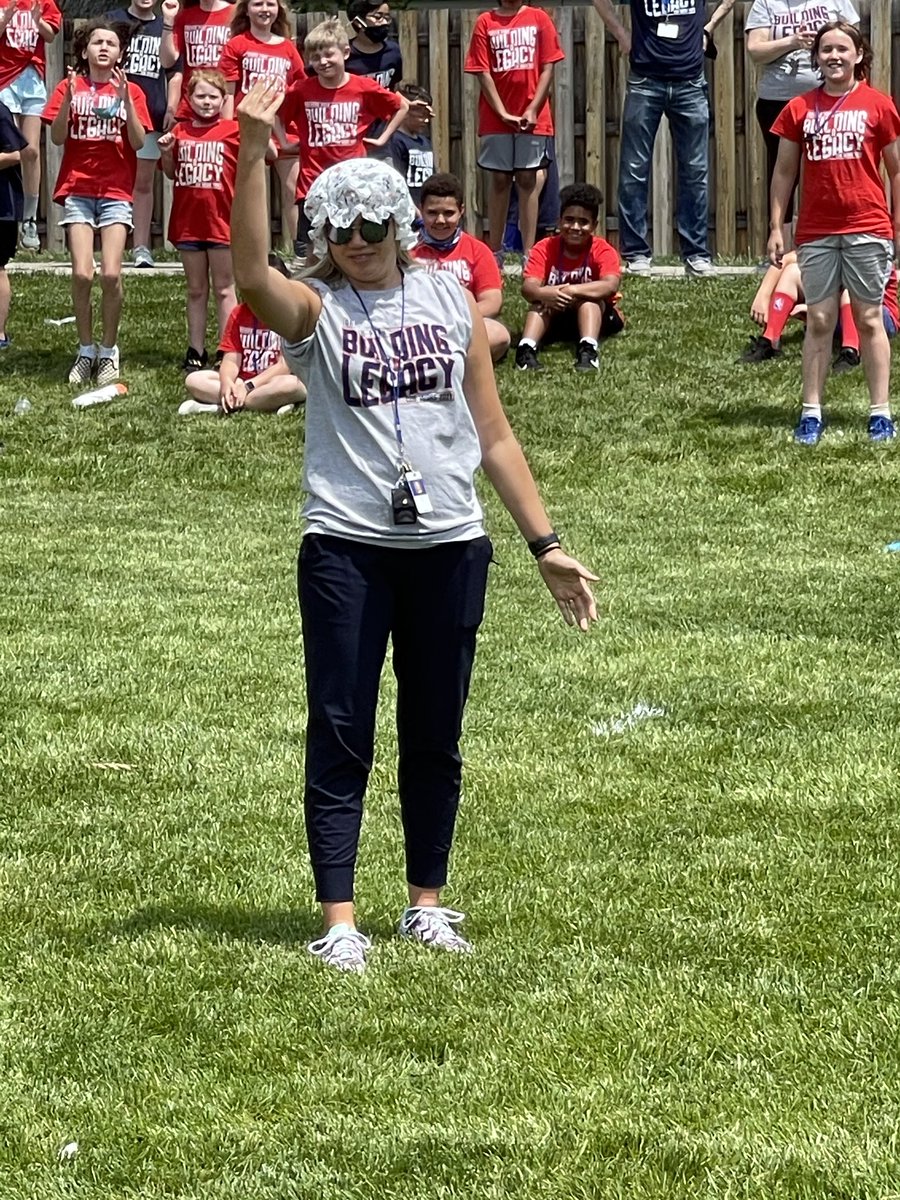 Field day fun isn’t just for the kids! Our student became spectators during a staff game of egg roulette 🥚