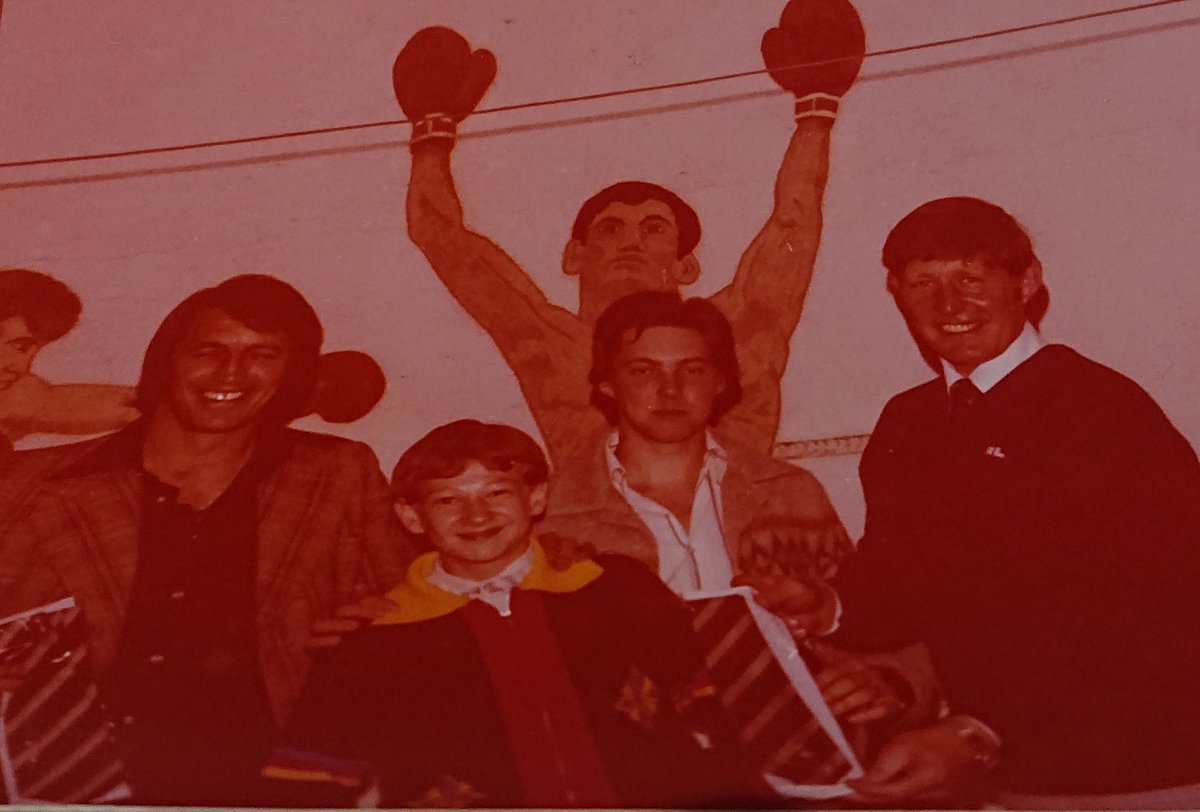 So sad to hear about the passing of the local legend #chrischilton he was my dad's favourite forward for #hullcity and i got to present prizes with him at hull boys club in the late 70's. <a href="/HullCity/">Hull City</a> <a href="/Hull_TT/">Hull City Talk</a>