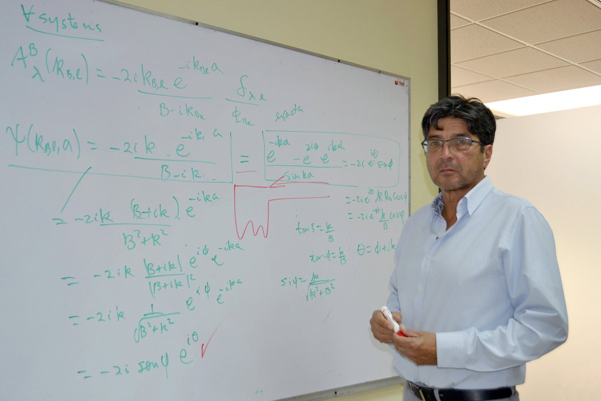 PosCMateriales's tweet photo. ¿Conoces al Dr. German Luna Acosta?
Miembro del nivel III del Sistema Nacional de Investigadores, profesor investigador del Instituto “Ing. Luis Rivera Terrazas” #BUAP, presente en distintos campos de la Física, lo cual ha caracterizado su investigación desde hace más de 40 años. https://t.co/95BakyEBAA