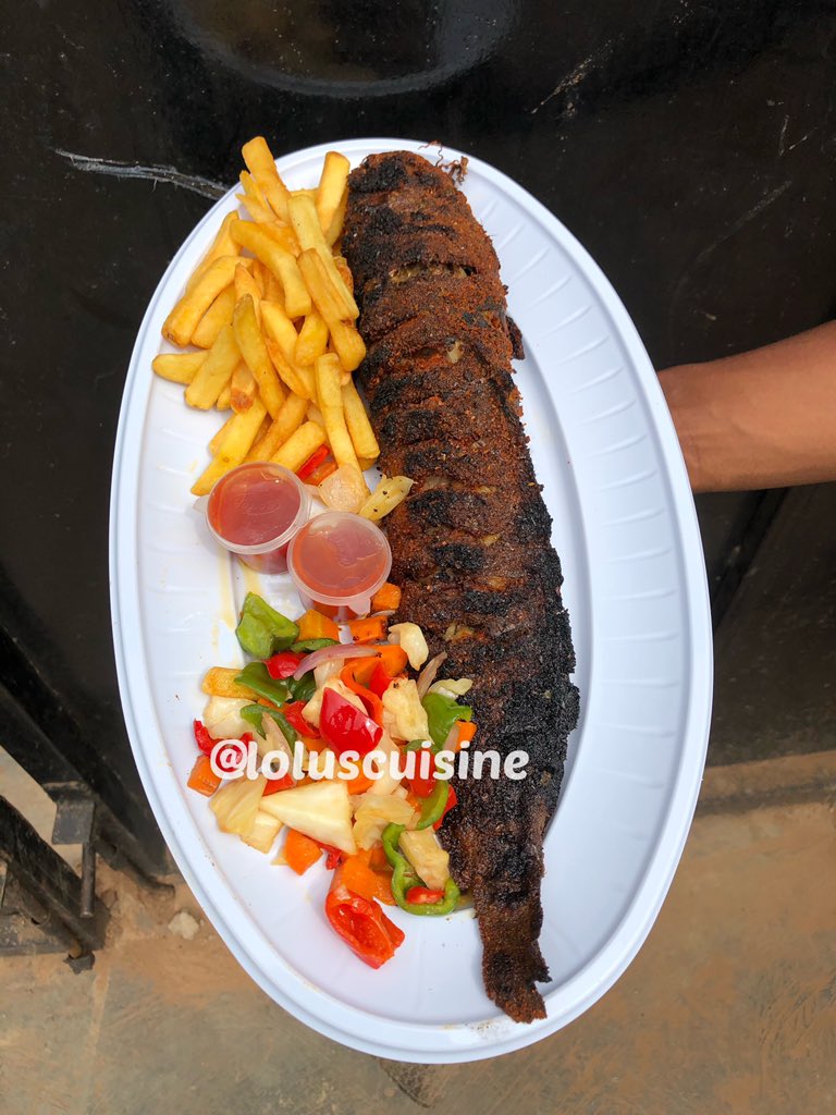 LolusCuisine's tweet photo. TGIF LUNCH MENU🕺🏿
Our tasty SEAFOOD FRIED RICE, BBQ CATFISH &amp; CHIPS  and other yummy favs are on the menu for tomorrow guys🤩. As usual, Free drink on all COMPLETE MEAL &amp; SMALL CHOPS TRAY orders💃🏻
-
Delivery to all areas in Ibadan
-
Pls Send in all orders ASAP and help RETWEET🙏🏽 https://t.co/DQLyHbQfUj