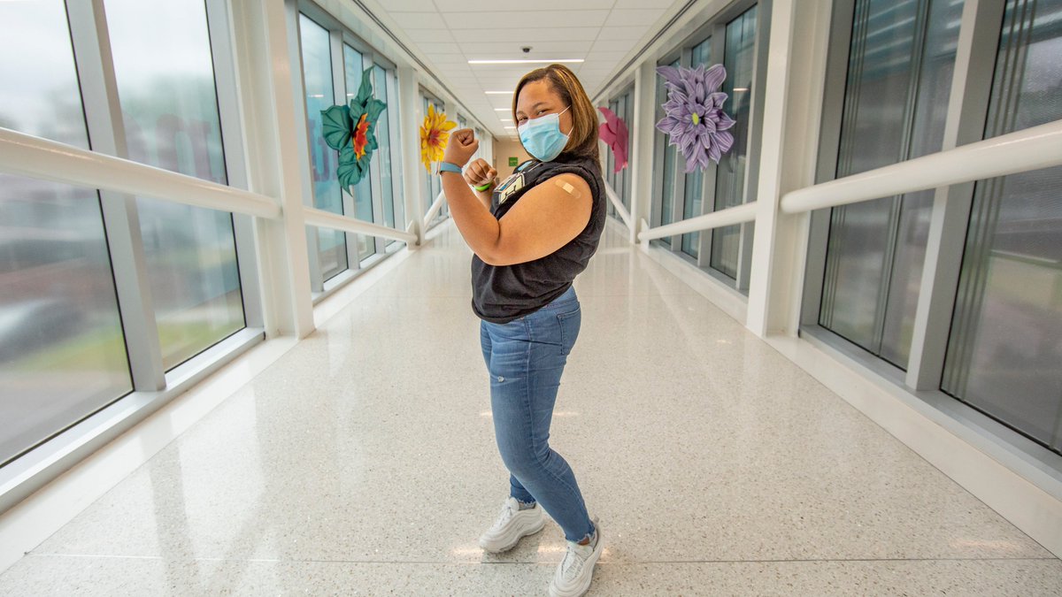 Yesterday, <a href="/mayorcantrell/">Mayor LaToya Cantrell</a>'s daughter got her first Pfizer shot &amp; is on her way to being vaccinated. Looking for a vaccine for your kid 12+? Use our community vaccine calendar &amp; filter for Pfizer, or contact <a href="/LCMCHealth/">LCMC Health</a> or <a href="/OchsnerHealth/">Ochsner Health</a>. ready.nola.gov/getvaccine 

#SleevesUpNOLA