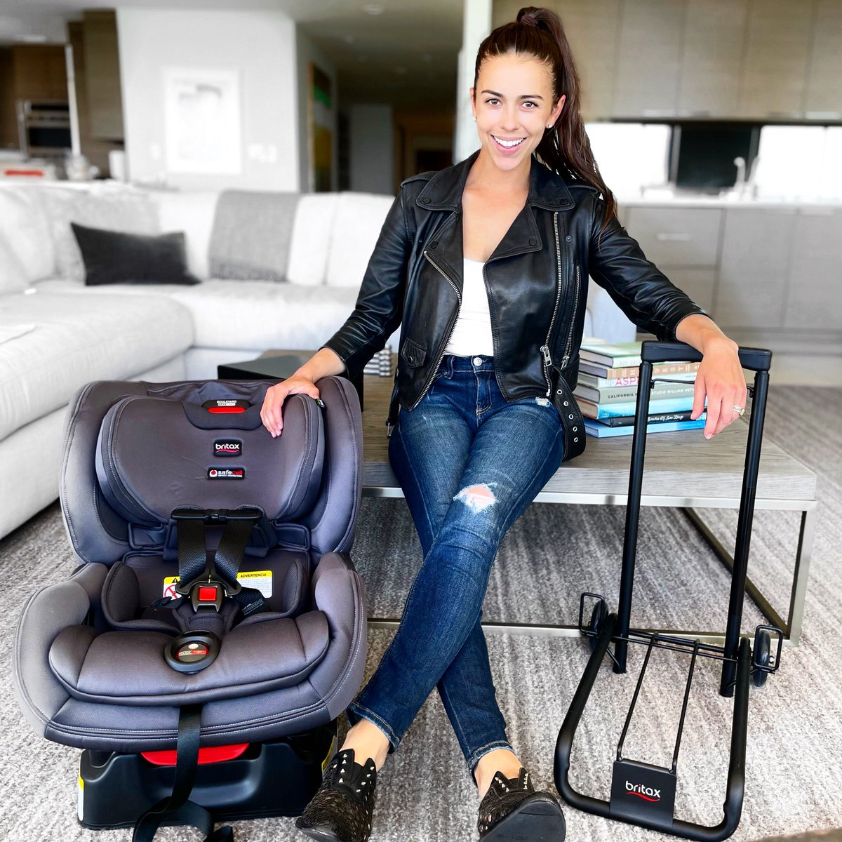 #ad Just installed the <a href="/Britax/">Britax US/CAN Official Account</a> Boulevard ClickTight Car Seat into my parents' car! The ClickTight system makes installation literally as easy as buckling in a seatbelt and the Travel Cart makes traveling so easy! #BritaxPartner #Britax @BritaxUS #BritaxMom bit.ly/2RquGiK