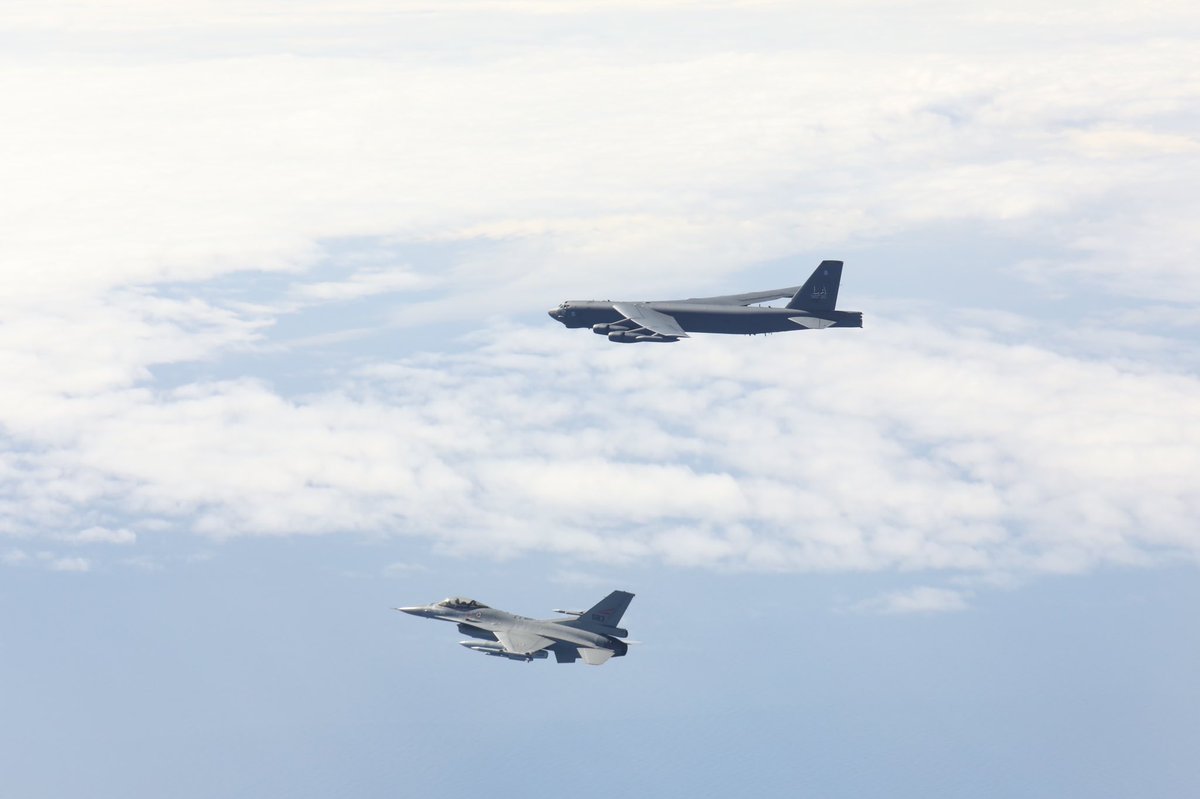 This week, Norwegian F-16s trained together with B-52 Stratofortress bomber along the Norwegian coast. 
The joint training was part of a larger global mission with allies and partners, to improve our interoperability.

#forsvaret #nato #bombertaskforce #WeAreNATO #usstratcom