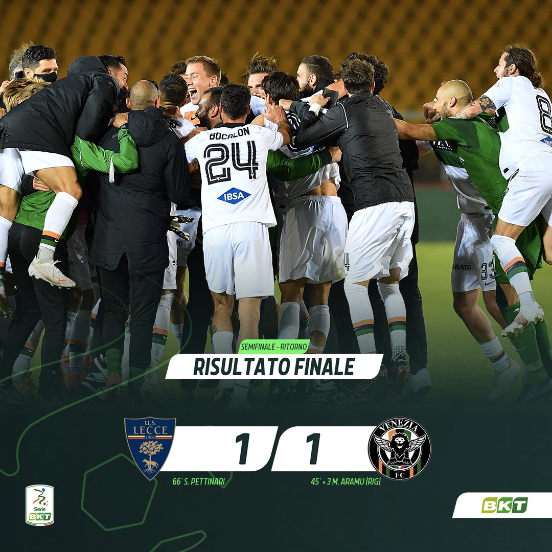 Lega_B's tweet photo. 🔚⏹️ Fischio finale a Via Del Mare. Il @VeneziaFC_IT strappa la finale. Col @Lecce_official basta l’1-1 dopo la vittoria dell’andata. Decisivi i gol di #Aramu e #Pettinari e un rigore sbagliato nel finale da #Mancosu
#LECVEN #SerieBKT https://t.co/vJDw4VaAXQ