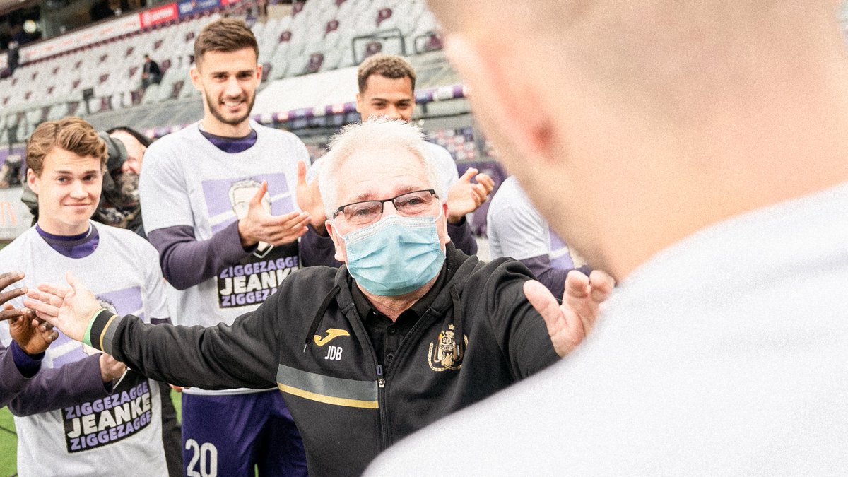 Laatste thuismatch van zijn carrière. Prêt pour un dernier ziggezagge chez lui. Merci pour tout, Jean. 🟣⚪