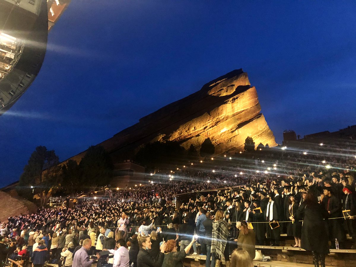 HRHSPostGrad's tweet image. Congratulations to the Class of 2021!! We miss you already 🖤💙🤍 😭