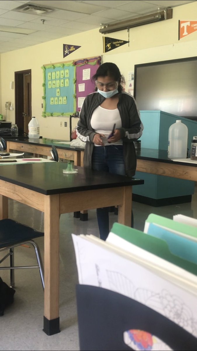 MrsPearceChem's tweet photo. Choose your own chemistry demo, write procedure, &amp; show the class!  Fun last day of chemistry!!  #FultonScience #FultonFamily https://t.co/umhLA0q3Go