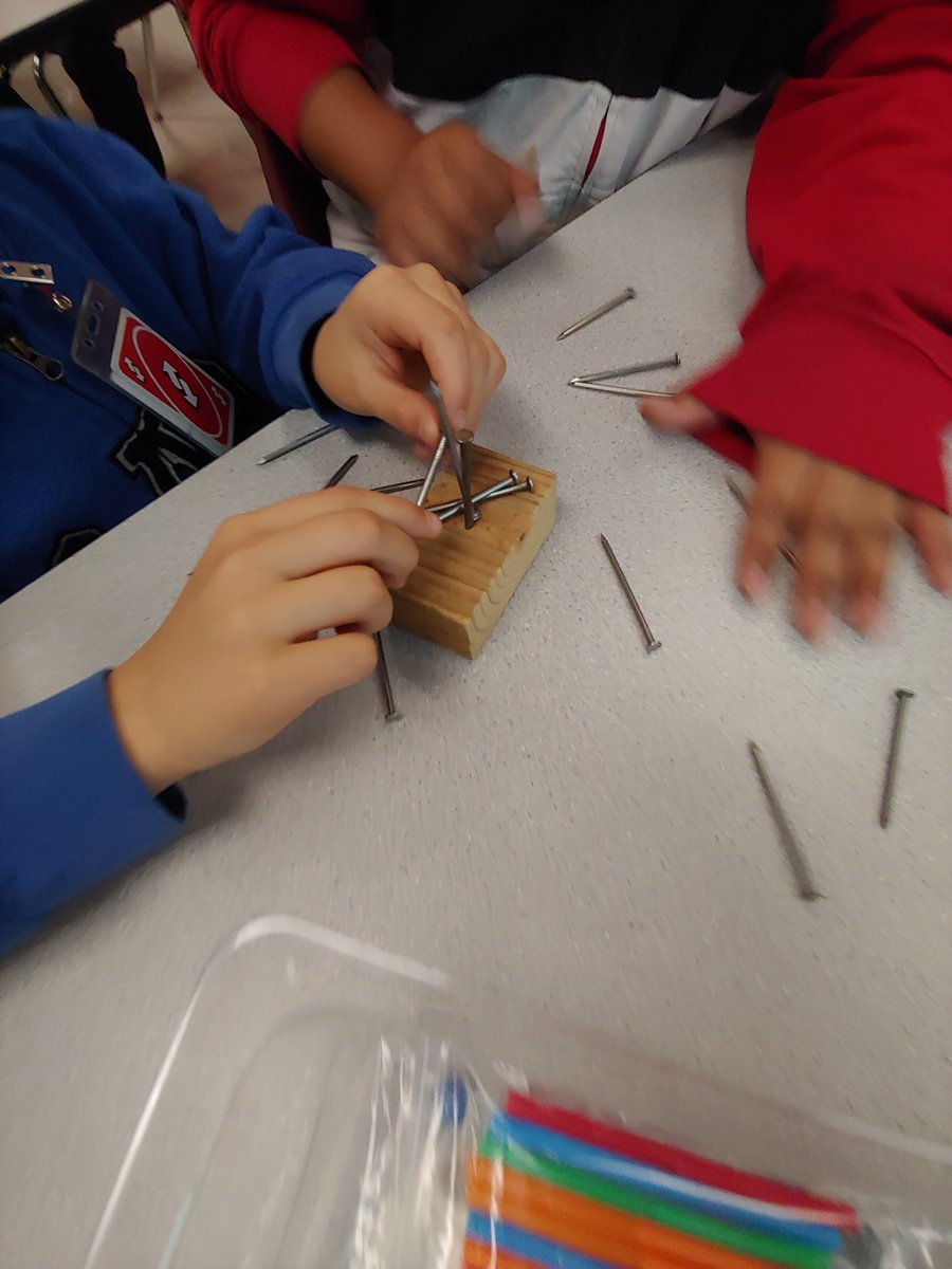 MsBarbeesClass's tweet photo. Who doesn't love a good #STEM day?!? 
Thanks to Mrs. Henington for having us all morning! 

@YgbInt @YgbIntScience @YBMcKeever @AliefScience @aliefstem https://t.co/qFoHEzyvny