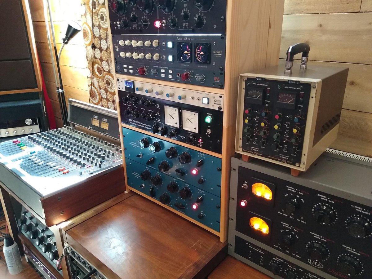 Lynne Hanson tweet media