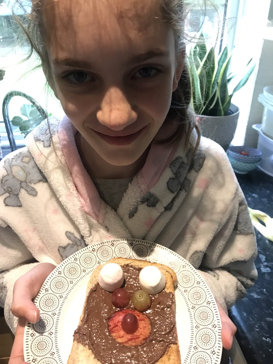 mrs_royle1's tweet photo. Making suppertime a little more fun with their Nutella bears 🤩 @FPS_3_Matilda @FPS_5_Hufflepuf @FairfieldPrimSc @NutellaGlobal https://t.co/B2p0xLUbbY