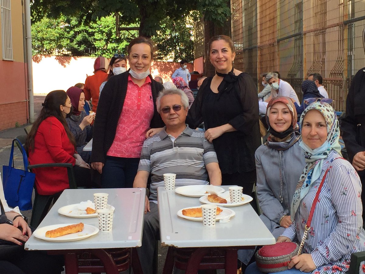 Mehmet Bağcı müdürümüz yaş haddınden dolayı 18 Mayıs 2021 itibarıyla emekliye ayrılmış bulunmaktadır. Görev yaptığı süre boyunca babacan yaklaşımıyla gönüllerimizde taht kuran değerli müdürümüzün sağlık, huzur ve mutlulukla dolu bir emeklilik dönemi geçirmesini temenni ederiz.