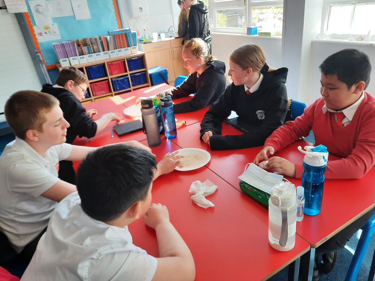 MrsScottCCPS's tweet image. P7 attending live Home Economics lesson, learning about hand hygiene! #JourneytoSTA #digitaltransitions @StThomasAqSec