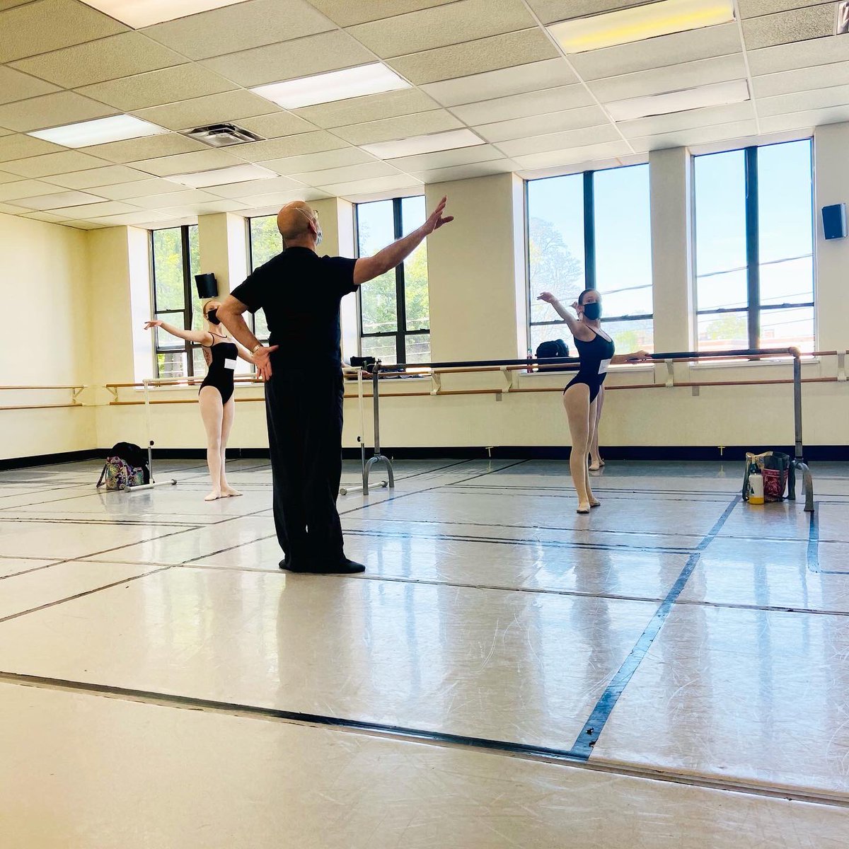 PortlandBallet's tweet image. After a successful weekend in the theater, the fun continued this week! Our upper level students were fortunate enough to take master classes with the incredible Marek Cholewa and Rosanna Ruffo from @butleru!