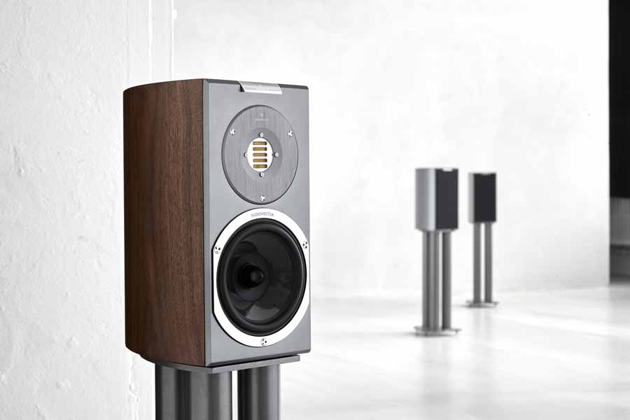 Audiovector R1 loudspeakers are made in Denmark. In this Hi-Fi Pig review, Stuart Smith checks out the £4700 R1 Arreté stand mounters, dedicated stands, and Freedom Grounding Concept cables. Details at bit.ly/3fqHNbL