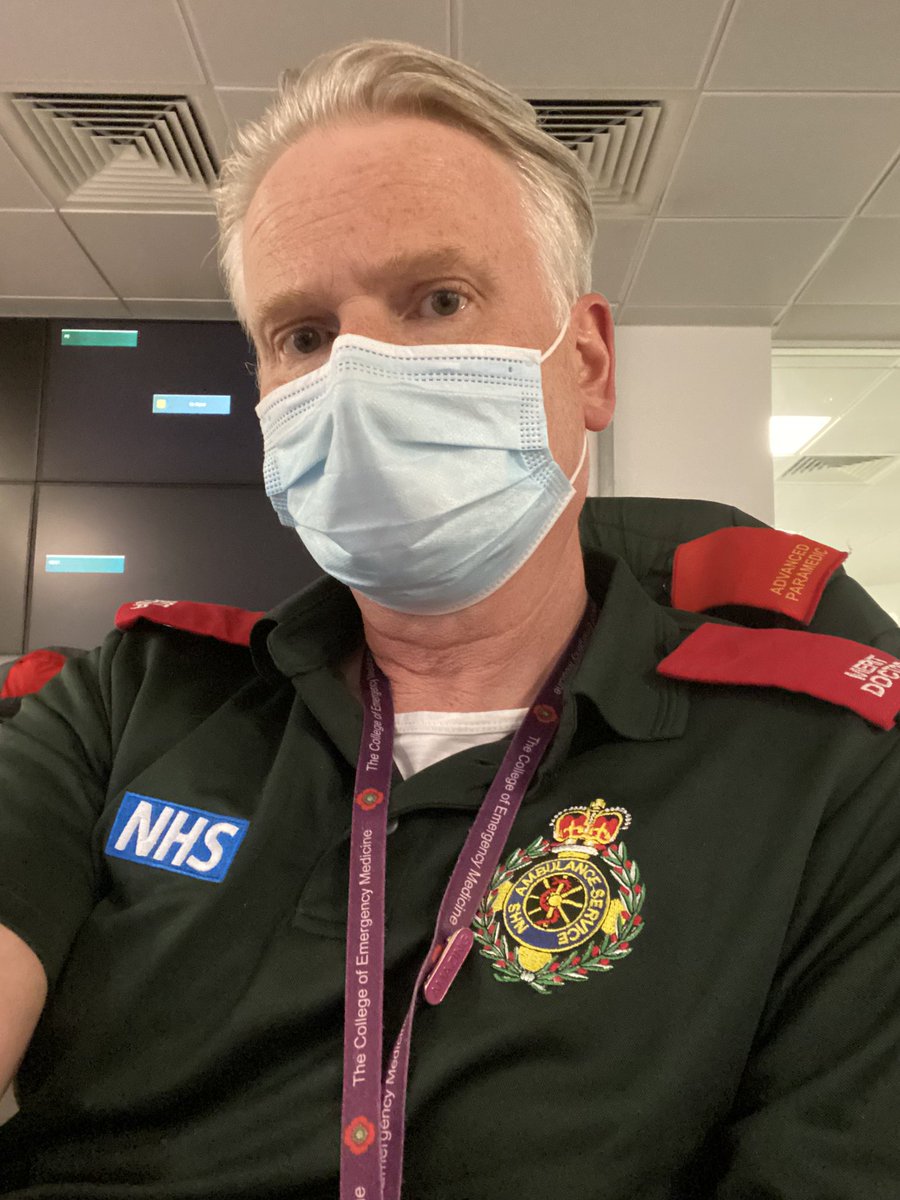 Some of our clinicians also work with @NWAmbulance service. Tonight Prof Simon Carley @EMManchester is on duty as a MERIT doctor alongside Advanced Paramedic colleagues across Greater Manchester. #24HoursatMRI #AchievingExcellence #FlowFortnight