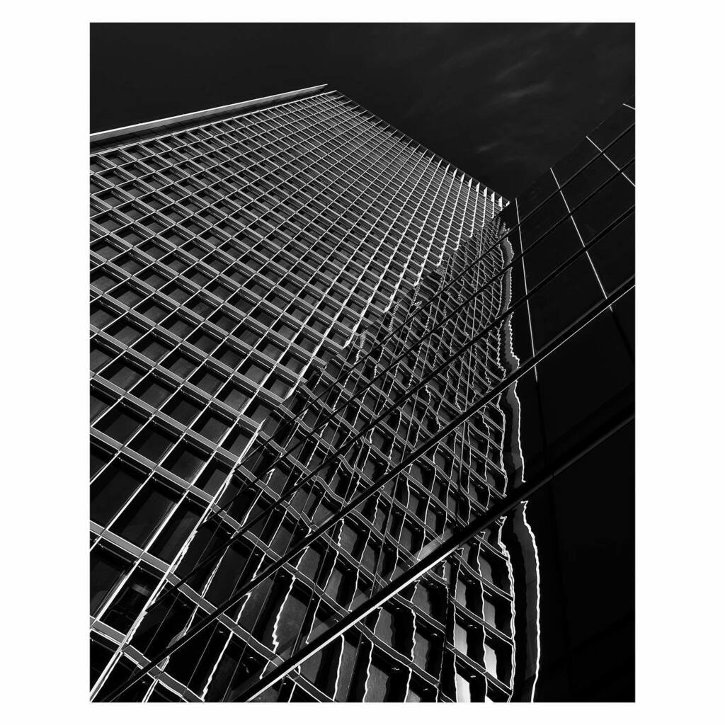 Inner self
.
.
.
#London #Architecture #infrared #SonyA7r #artistsupportpledge 

#architecturelovers #archidaily #archifeatures #sony #bnwdark #londonarchitecture #fineartarchitecture #fineartlondon #londonbuildings #thisislondon #bnwmood #flair_bw #arch… instagr.am/p/CPGyDBMnczo/