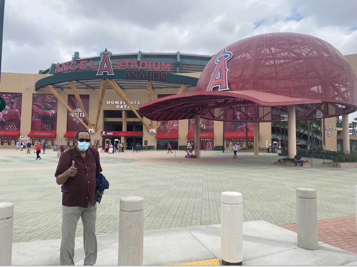 RodCarew_29's tweet photo. It's good to be back! #TwinsVsAngels https://t.co/t9a7Z8Vow5