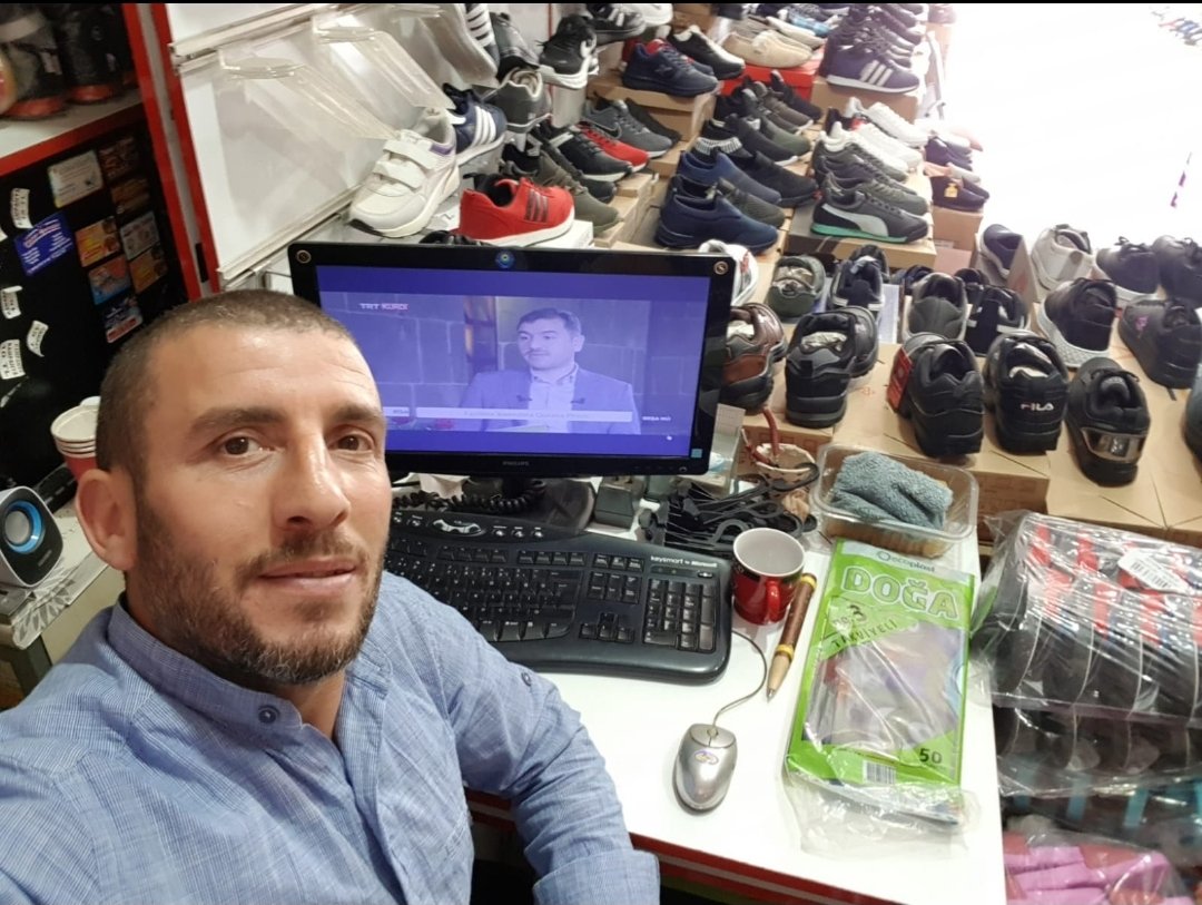 KayaSadreddin's tweet photo. Karacabey esnaflarından Yıldırım ayakkabı sahibi ferdi Yıldırım #RİSALE programından çok istifade ettiğini belirtti Cenab-ı Allah daim etsin inşaAllah . https://t.co/IdXXqF6VWs