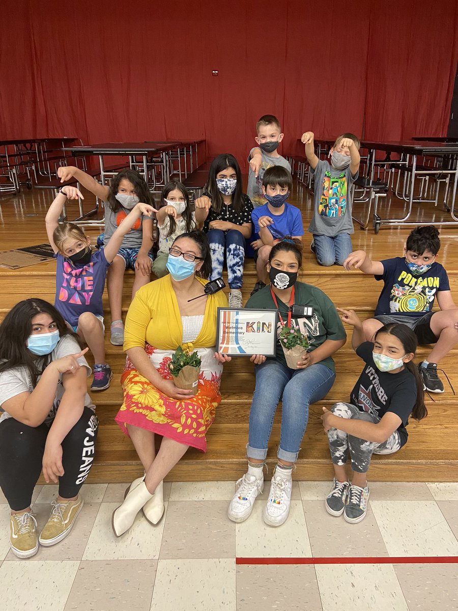JayT_83's tweet photo. Celebrating the Wetmore KIN staff for being selected as one of @NEISDKIN 20-21 Parent Choice recipients. Although this was a year of first, this team still went above and beyond for their students. #discoverKIN https://t.co/jh034CNZh7