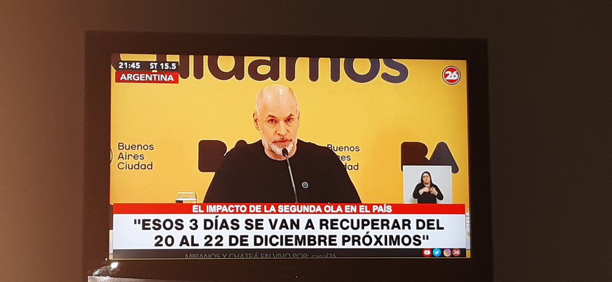 Soledad69745374's tweet photo. Sr @horaciorlarreta sra @Soledad_Acunia hace falta? El 17 de febrero comenzamos las clases las familias. Para compensar estas complicaciones. La no presencialidad no significa que los docentes no den clases. Estamos llenos de tareas y meets. No estamos de vacaciones https://t.co/scU6L6xKEY