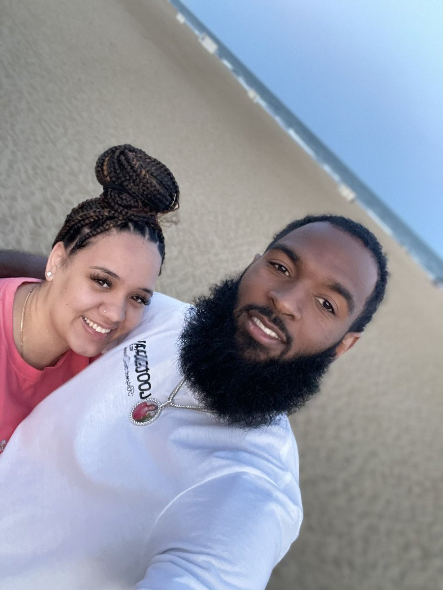 TayMari's tweet photo. I know you the realest cause you’d do anything for me 🏝🥰😘 https://t.co/VJ9giN25Lr
