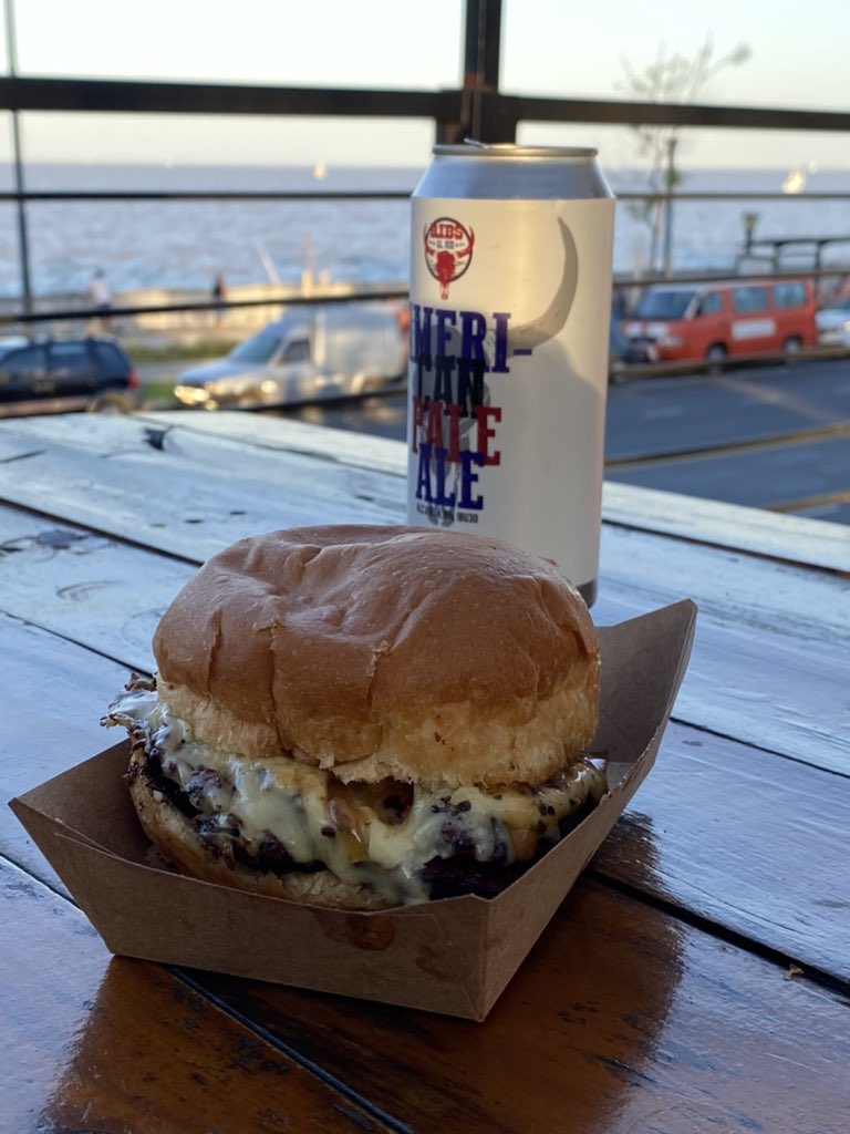 ribsalrio's tweet image. Mañana abrimos desde las 12 en el Patio Costanera Norte por última vez hasta vaya a saber cuando... tenemos ribs recién salidas del ahumador, birra artesanal y vista al rio! Se puede venir con perro y no hace falta reservar! Se agradece el RT tenemos 300kg de carne para vender 😂