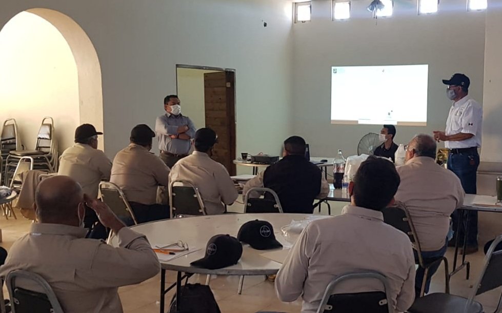 UCENuevoLeon's tweet photo. Personal de la Representación Estatal del #SENASICA en #NL, participamos en el Curso de Capacitación a personal que Opera el Programa de OPVI por parte del #CEFOSAMP en la #UGR Linares NL. https://t.co/9aEGfB8fNo
