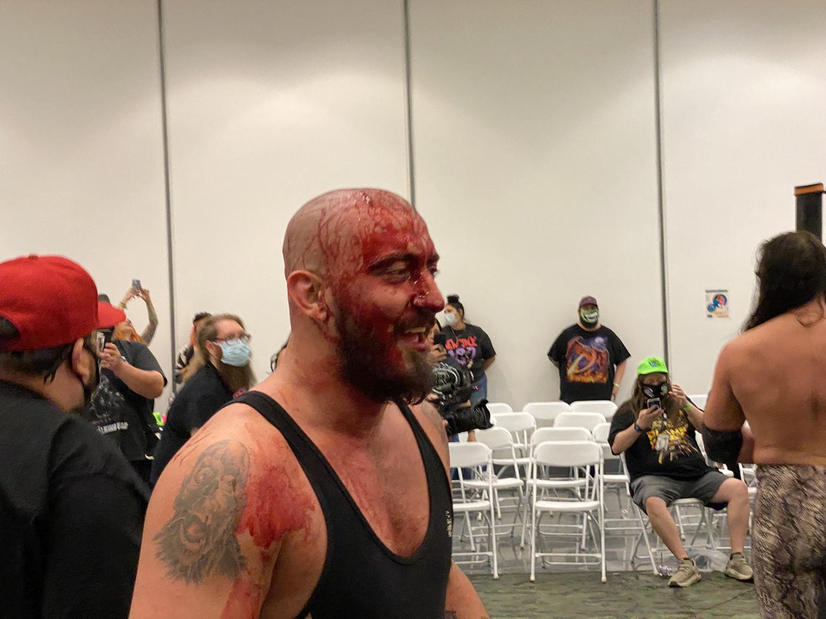 JoeyDefy's tweet photo. @ManceWarner with the crimson mask @GCWrestling_ #GCWDraftDay https://t.co/AcANvsufCs